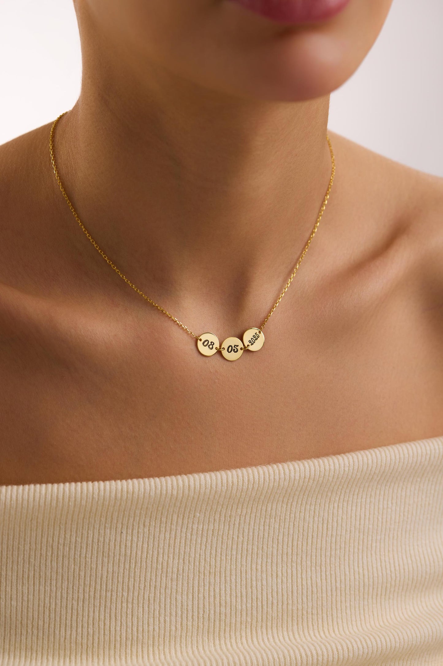 Dainty Personalized Gold Disc Necklace , Custom Engraved Date Necklace, Anniversary Jewelry, Wedding Date Necklace, Gift for Wife