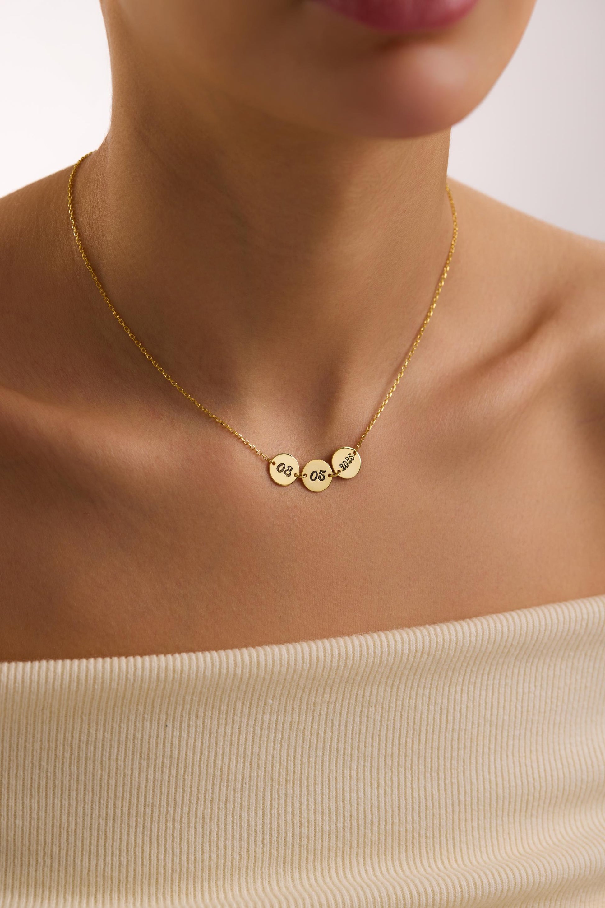 Dainty Personalized Gold Disc Necklace , Custom Engraved Date Necklace, Anniversary Jewelry, Wedding Date Necklace, Gift for Wife