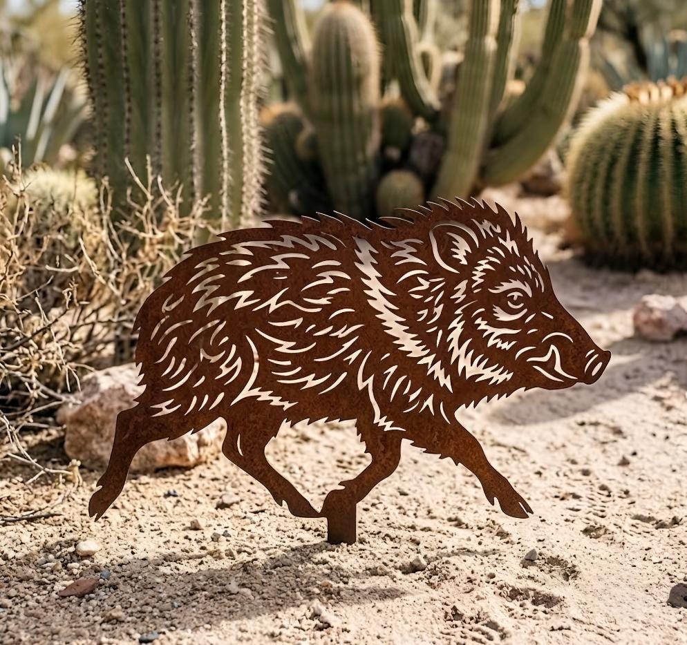 Rusty Metal Wild Boar Garden Stake, Rustic Pig Yard Art, Woodland Outdoor Garden Decor